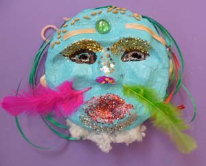 masque vénitien fabriqué à l'école