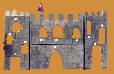 château fort en carton pour faire un jeu lancer dans une kermesse