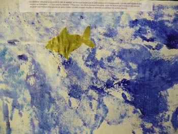 peinture acrylique bleue pour fond marin et poisson doré