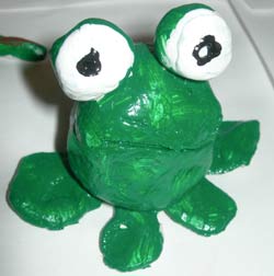 grenouille en pâte à modeler durcissante