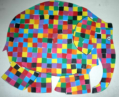 collage de carrés de papier dans l'éléphant Elmer