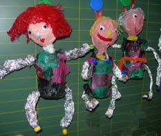 marionnettes fabriquées avec des cannettes