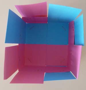 panier fait avec 4 bandes de papier