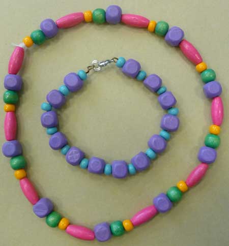 collier et bracelet en perles